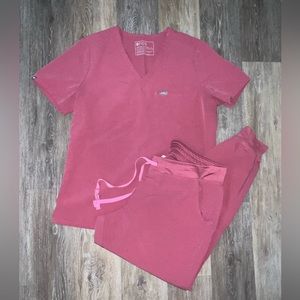 Women’s Figs Scrub Set Mauve Top Large / Pants XL